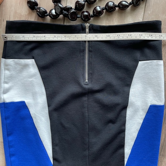 Pencil Skirt, Bold Shape Enhancing Color Blocking - Picture 6 of 9
